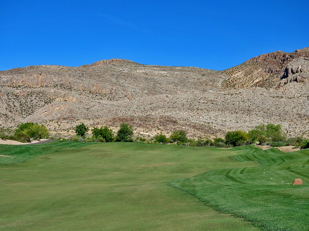 5th Hole at Red Rock Country Club (Mountain) (549 Yard Par 5)